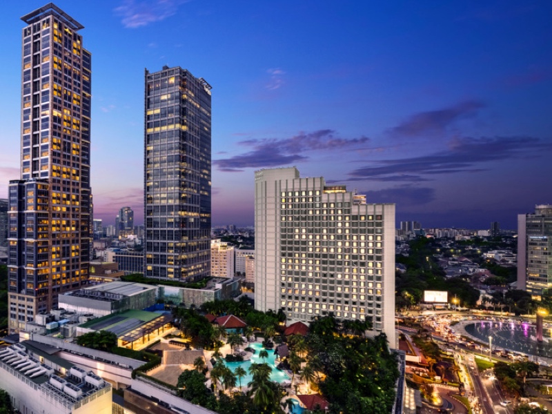 Keraton at The Plaza, dalam satu kompleks prestisius bersama Grand Hyatt Jakarta—menghadirkan perpaduan antara keanggunan budaya dan kenyamanan kelas dunia.