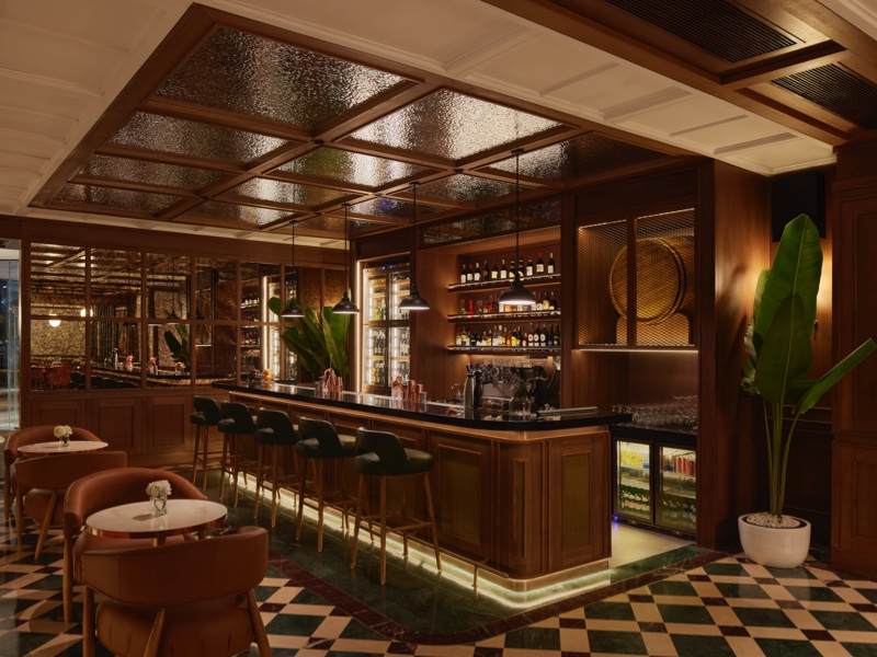 Maya Regatta dari Modernhaus Jakarta, bersama Kiki April dan Citra Prasasti, membawa energi feminin dalam vol. 4 Bar Takeover ERRE & Urrechu di Gran Melià Jakarta.