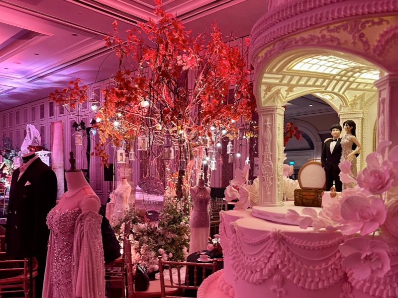 Symphony of Eternity di Shangri-La Jakarta menghadirkan wedding showcase yang mengeksplorasi pertemuan tradisi dan modern dalam perayaan pernikahan yang lebih kontemporer dan personal