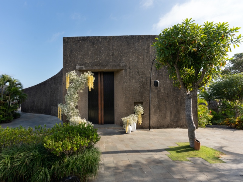 Di tengah perubahan cara pasangan modern merayakan cinta, Bvlgari Resort Bali tetap menjadi pilihan bagi mereka yang mencari intimacy, privacy, dan pengalaman yang terasa lebih dekat.
