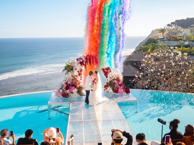 Whispering Cliffs, Wedding Showcase Karma Kandara Seperti Sebuah Film di Ungasan