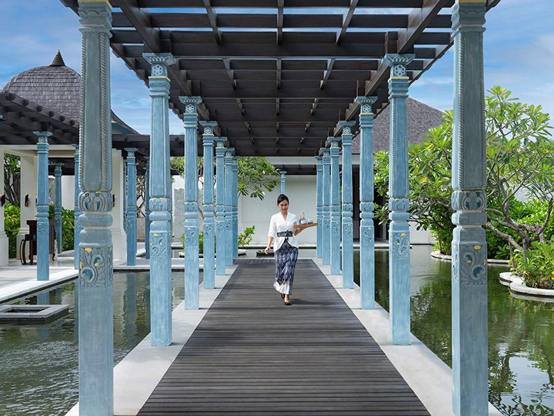 Jumeirah Bali Segaran Entrance