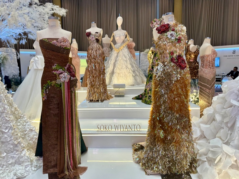 Koleksi gaun dari Soko Wiyanto 