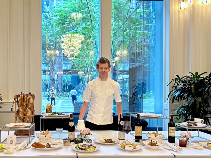 Bonjour from Tom Aikens