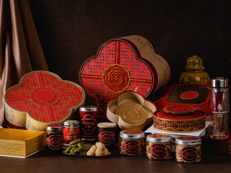 Four Seasons Hotel Jakarta kembali menghadirkan koleksi hamper Chinese New Year 2026 Tahun Kuda Api, berarkar dari tradisi yang selalu ditingkatkan. 