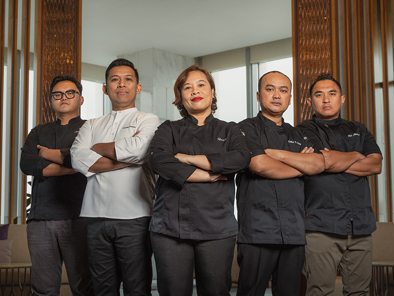Chef Adi Safardian Mulyana, Chef Donald Hutauruk, Chef Grace Natalia C. Titaheluw, Chef Chiko Fonia, dan Chef Rio Abednego