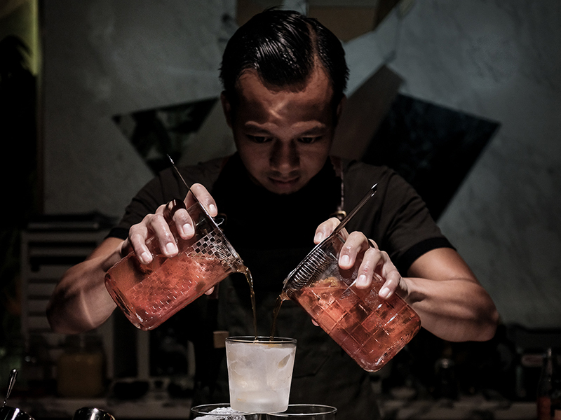 Hong Kong Guest Bartender Agung Prabowo Returns Home to MO Bar at Mandarin Oriental, Jakarta for One Night Only Takeover