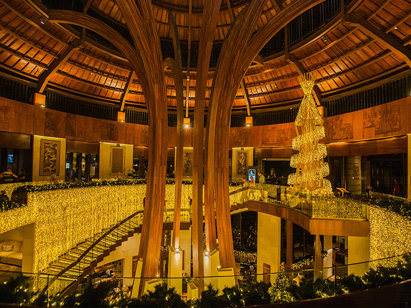 Instalasi Cahaya Magis di Sofitel Bali Nusa Dua Beach Resort