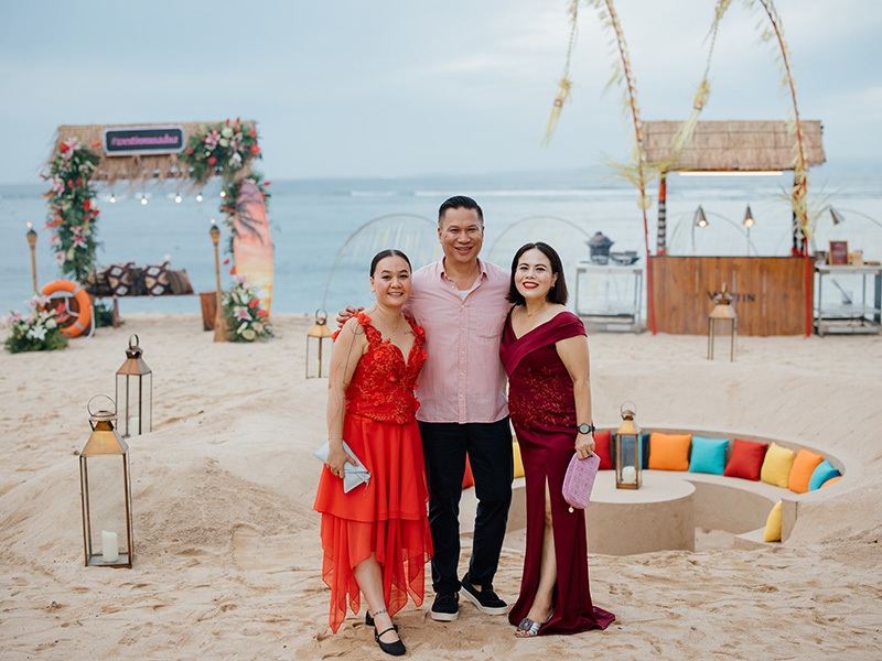 Mira Afdina, Kicky Alexander , and Dewi Anggraini