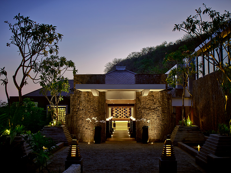 Valmont Cosmetic dari Swiss Hadir di The Ritz-Carlton, Bali