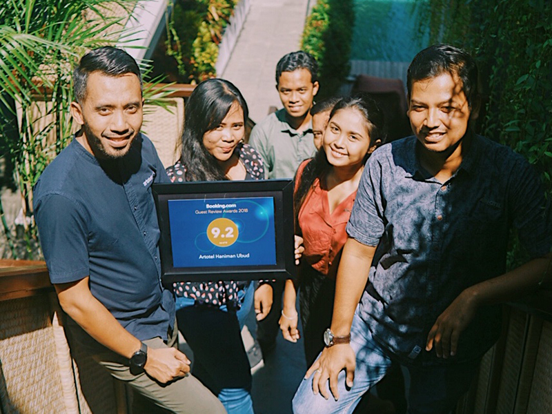 Dedy Santoso, Hotel Manager ARTOTEL Haniman Ubud - Bali and team for Booking.com Guest Review Awards 2018