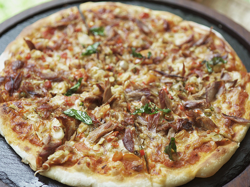 Pizza Cakalang Sambal Matah