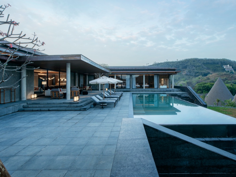 Kolam renang pribadi di Three-Bedroom Mansion, TA’AKTANA, a Luxury Collection Resort and Spa, Labuan Bajo